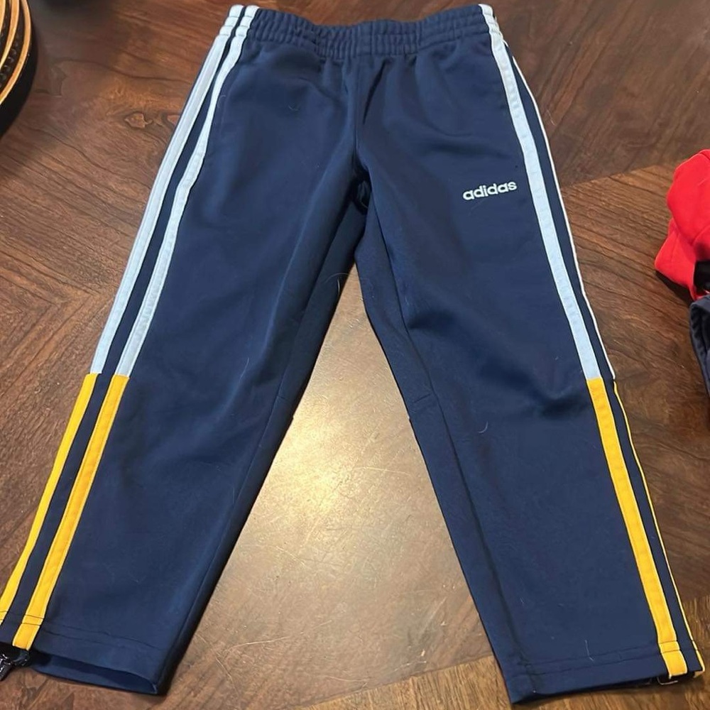 Adidas pants size 4T